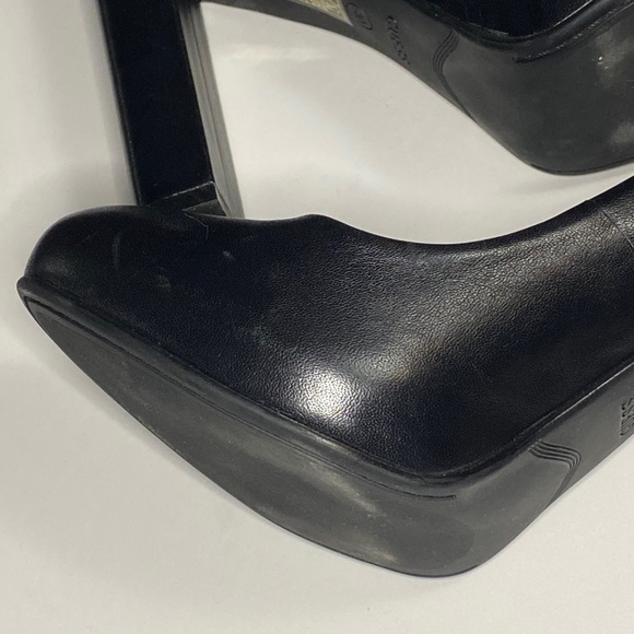 Guess block heels🎄 - Picture 6 of 6